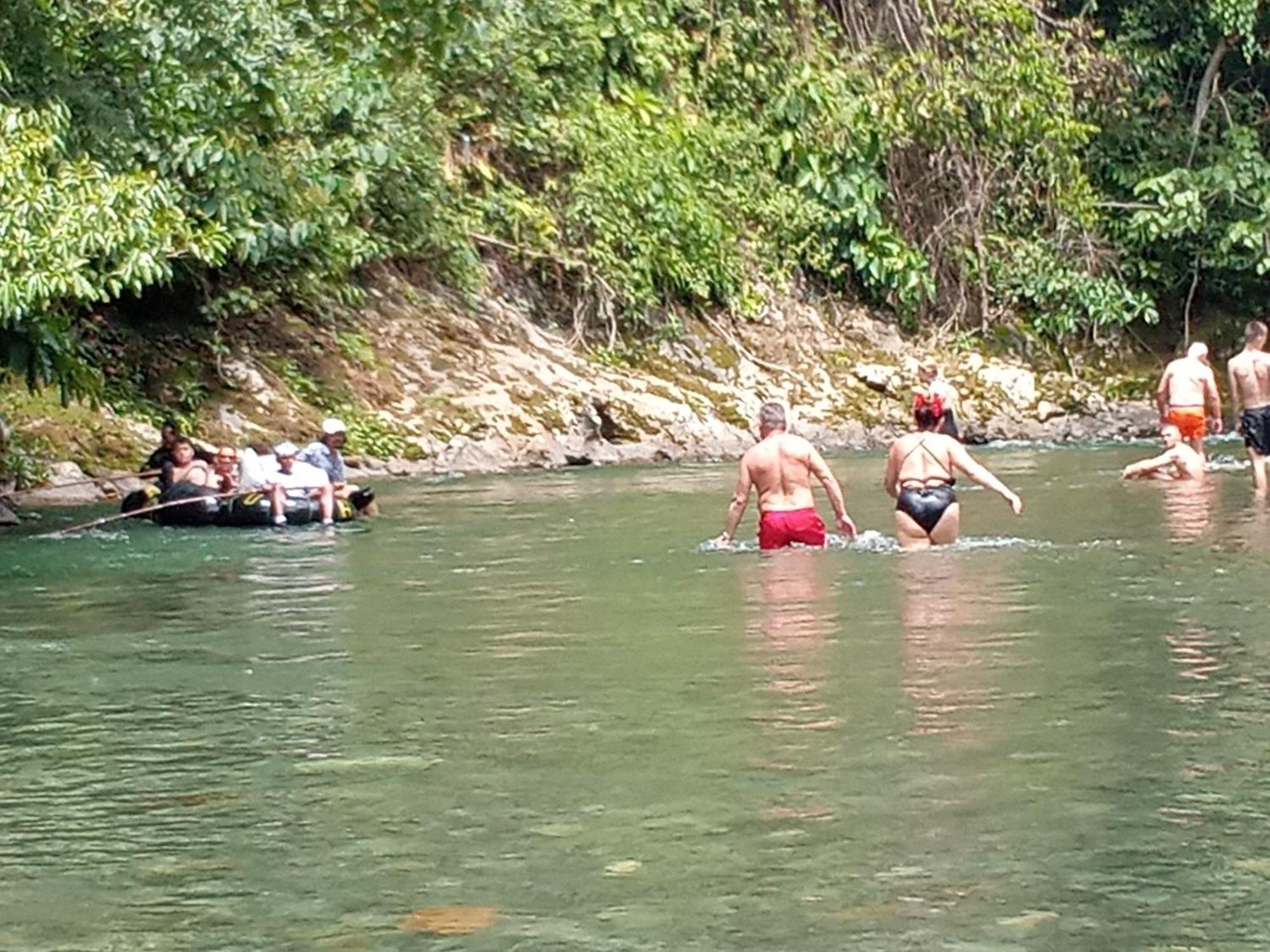 Jungle Treking & Jungle Tour If You Want To Stay Here,You Must Book Treking Only With Us Bukit Lawang Exterior photo