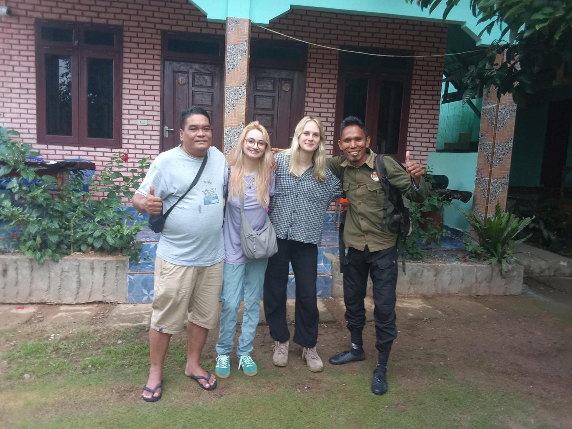 Jungle Treking & Jungle Tour If You Want To Stay Here,You Must Book Treking Only With Us Bukit Lawang Exterior photo